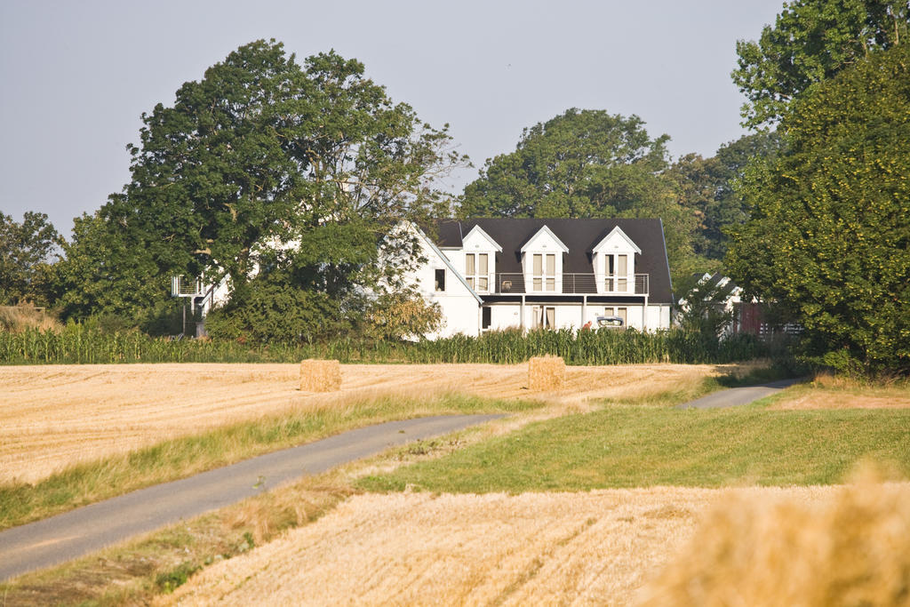 Quistgaarden Bed & Breakfast Spjellerup Exterior photo